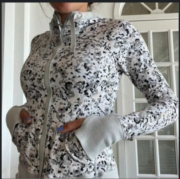 Lululemon Athletica Silver/Gray Asana Jacket - Picture 6 of 15